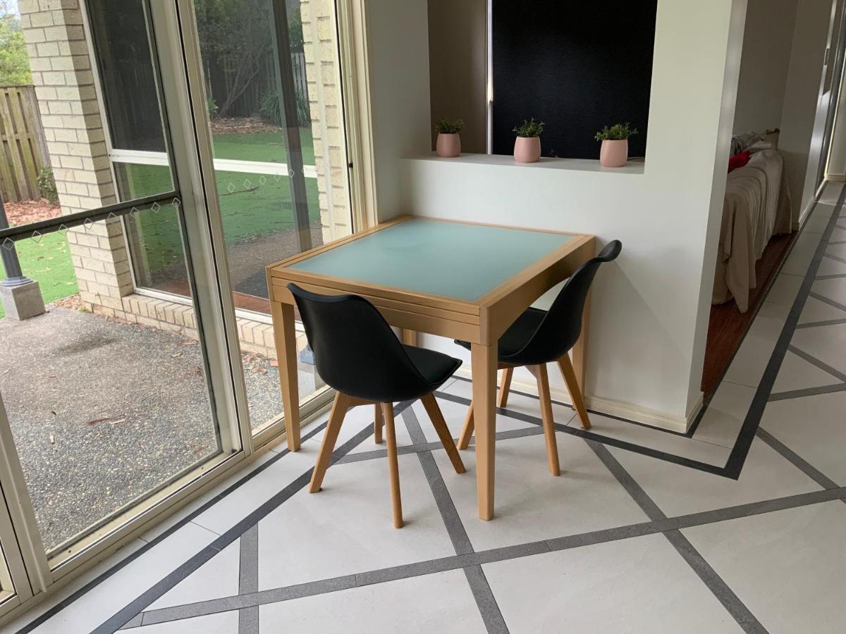 Apartmán Shared House With Other Guests Near Shopping Center And Theme Parks Gold Coast Exteriér fotografie