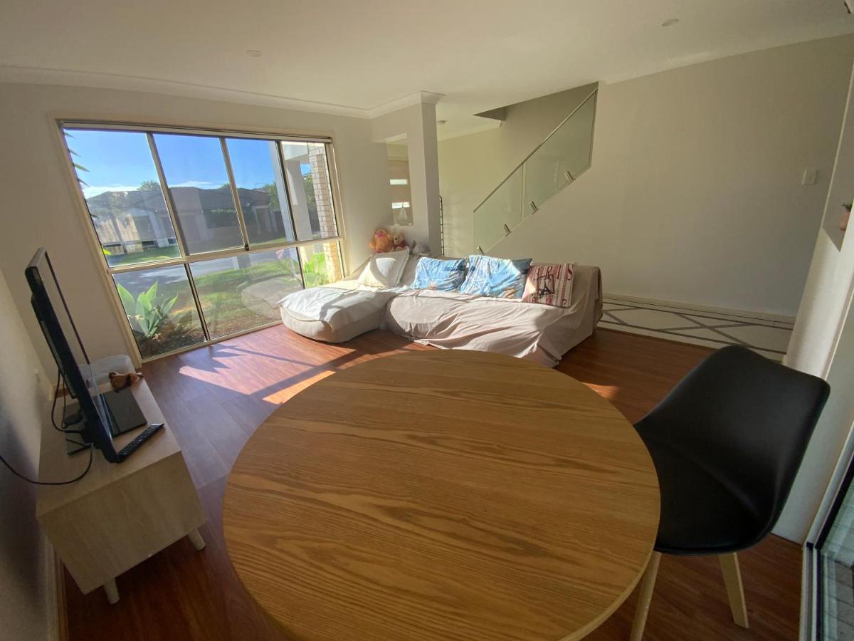 Apartmán Shared House With Other Guests Near Shopping Center And Theme Parks Gold Coast Exteriér fotografie