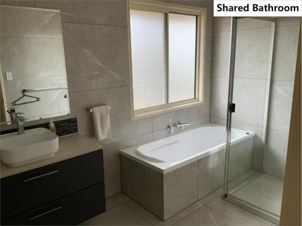 Apartmán Shared House With Other Guests Near Shopping Center And Theme Parks Gold Coast Exteriér fotografie