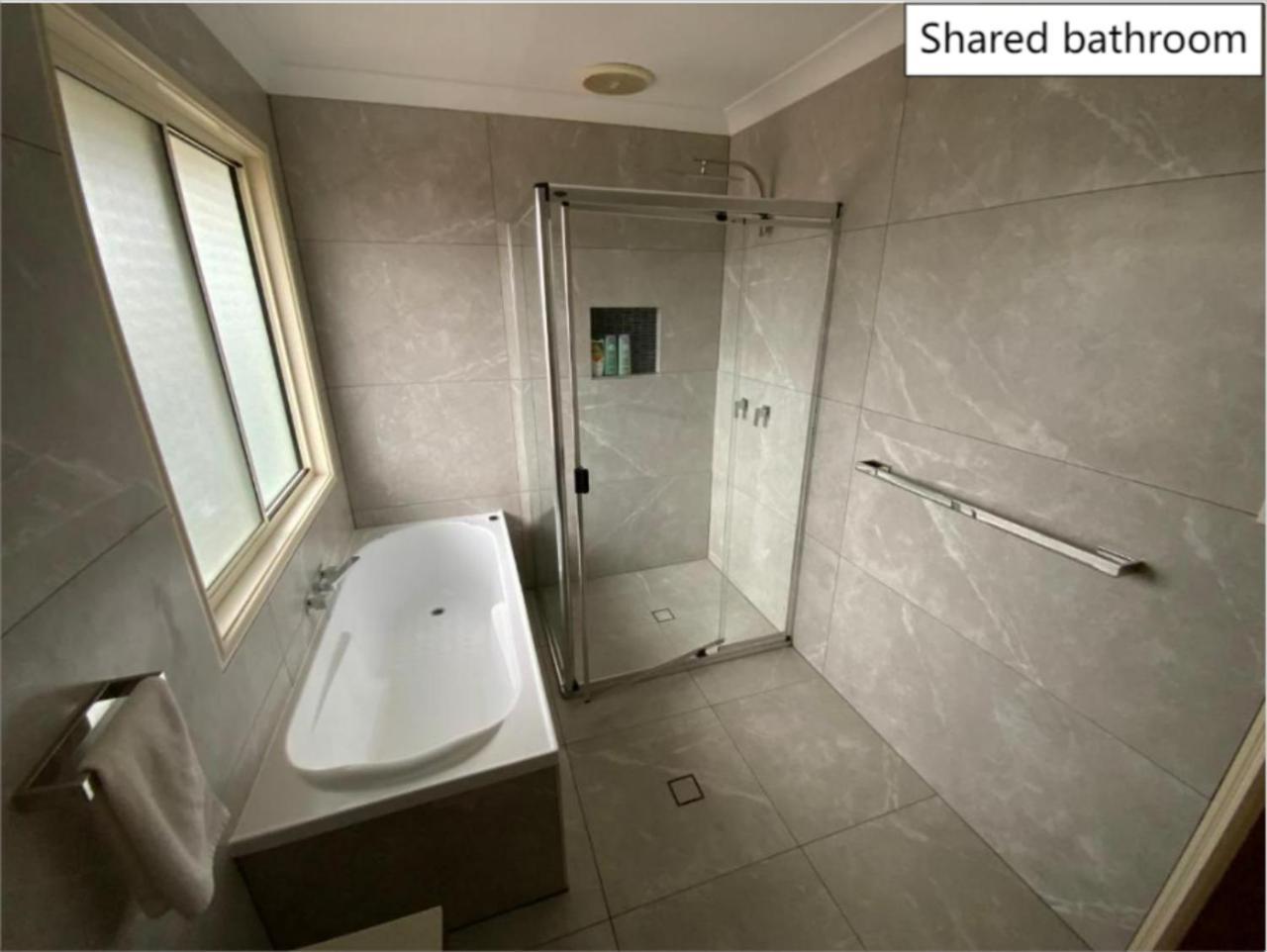 Apartmán Shared House With Other Guests Near Shopping Center And Theme Parks Gold Coast Exteriér fotografie